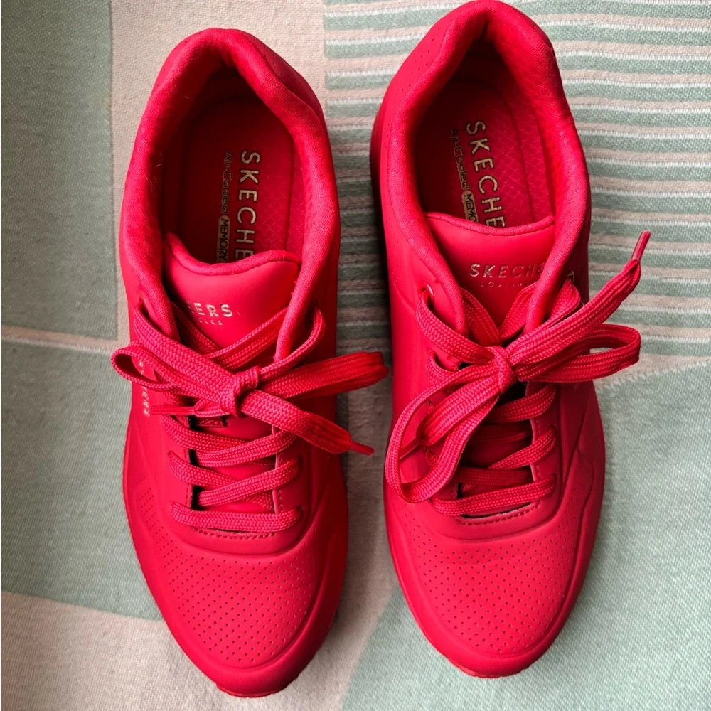 Skechers - Cherry Red Street Uno Stand on Air Sneakers - Picture 2 of 8